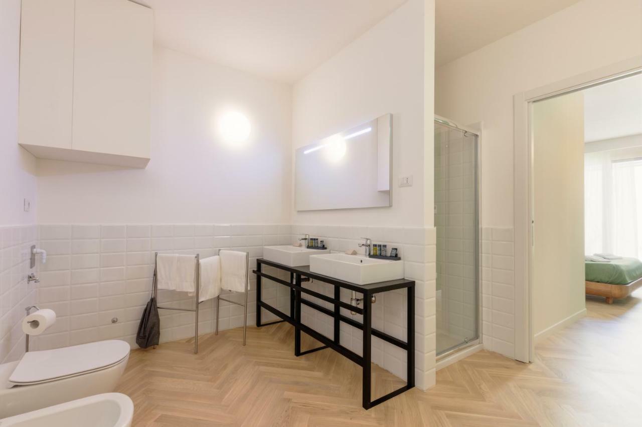 Metropolitan Suites Ancona Bagian luar foto